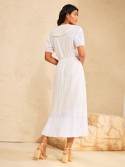 Love & Roses White Statement Collar Trim Detail Midi Dress - Image 4 of 4