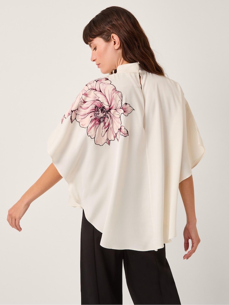 Monsoon Emilia Flower Cape Sleeve Top - Imagem 2 de 5