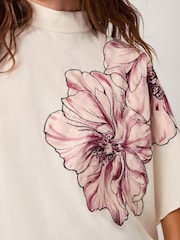Monsoon Emilia Flower Cape Sleeve Top - Imagem 4 de 5