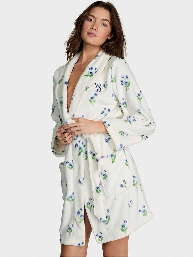 Victoria's Secret White & Blue Bouquets Fluffy Robe - Image 1 of 2 Victoria's Secret White & Blue Bouquets Fluffy Robe - Image 1 of 2