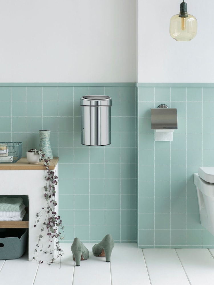 Brabantia Brilliant Steel Touch Bin 3L - Image 1 of 5 Brabantia Brilliant Steel Touch Bin 3L - Image 1 of 5