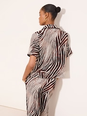 Lipsy Chocolate Brown Zebra Crinkle Short Sleeve Shirt - Image 2 of 4