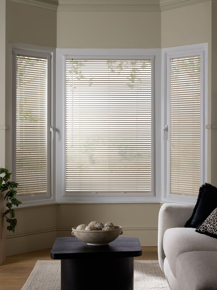 White Spirit Made To Measure Perfect Fit 25mm Aluminium Venetian Blinds - Image 2 of 6