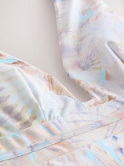 Pastellblaue Muschel - Figurformender Badeanzug mit tiefem Ausschnitt und Bauchkontrolle - Bild 8 von 9