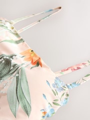 Rosa geblümt - Figurformender Bandeau-Badeanzug mit Rüschenbesatz und Leitereinsatz - Bild 3 von 5