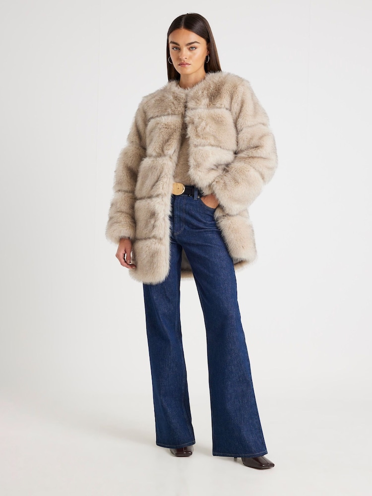 River Island Cream Long Pannelled Fur Jacket - Image 2 of 4