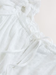 Weiß - Kleid mit Flatterärmeln und eckigem Ausschnitt - Bild 3 von 3