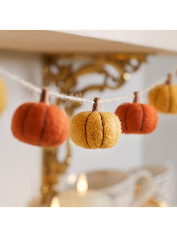 Lights4fun 1.3m Felt Pumpkin Autumn Garland - Image 1 of 1 Lights4fun 1.3m Felt Pumpkin Autumn Garland - Image 1 of 1