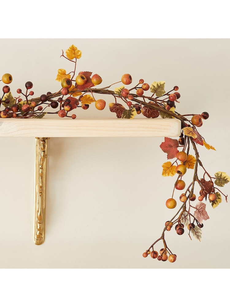 Lights4fun 1.5m Pre Lit Berry Autumn Garland - Image 2 of 5