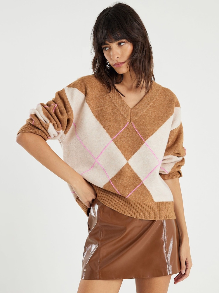 River Island Brown Argyle Print V-Neck Jumper - Image 2 of 4