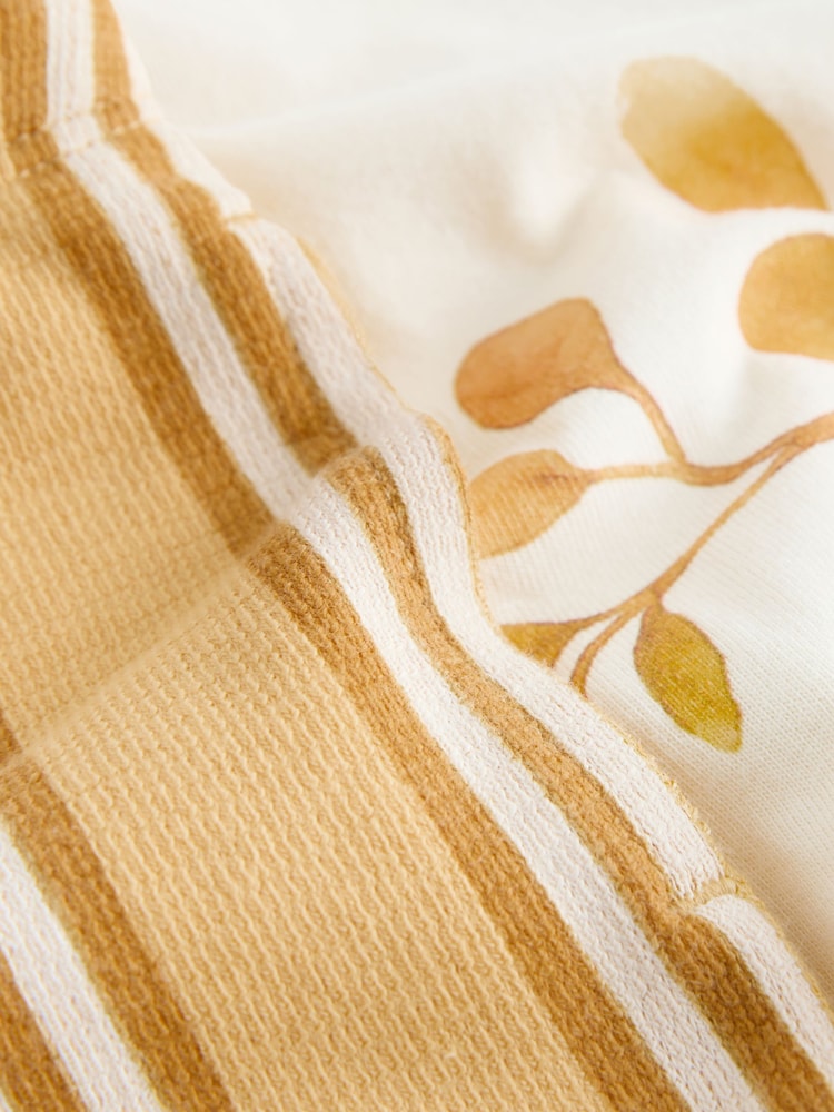 Light Yellow Watercolour Safari Short Sleeve Back Print T-Shirt and Shorts Set (3mths-7yrs) - Image 4 of 4