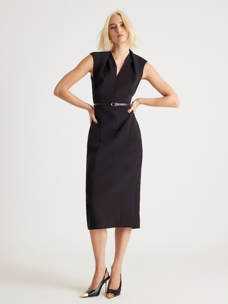 River Island V-hals midikjole med belte - Bilde 1 av 4 River Island V-hals midikjole med belte - Bilde 1 av 4