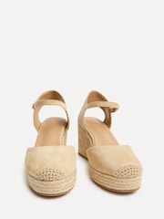 Linzi Cream Present Closed-Toe Wedge Sandals - Image 3 of 5