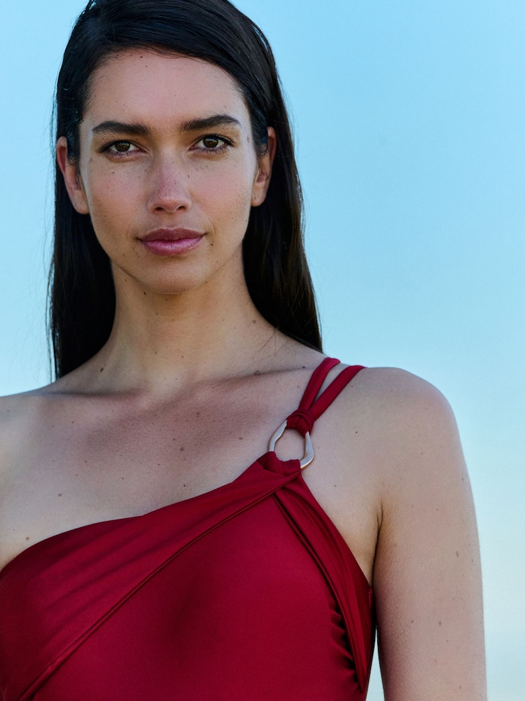 Mint Velvet Figurformender Badeanzug mit One-Shoulder-Träger - Bild 2 von 4