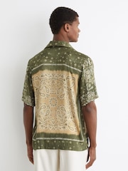 Reiss Vicente skjorte med Paisley-Print og kubansk krage - Bilde 6 av 7