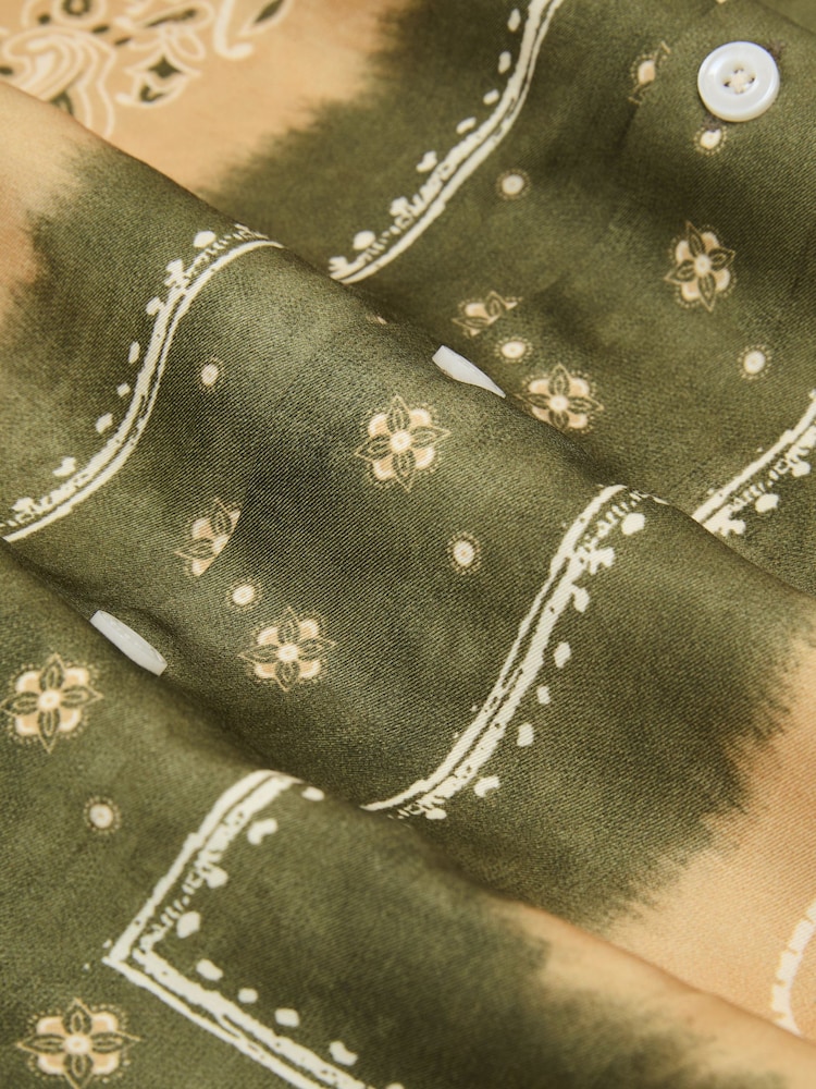 Reiss Vicente skjorte med Paisley-Print og kubansk krage - Bilde 7 av 7