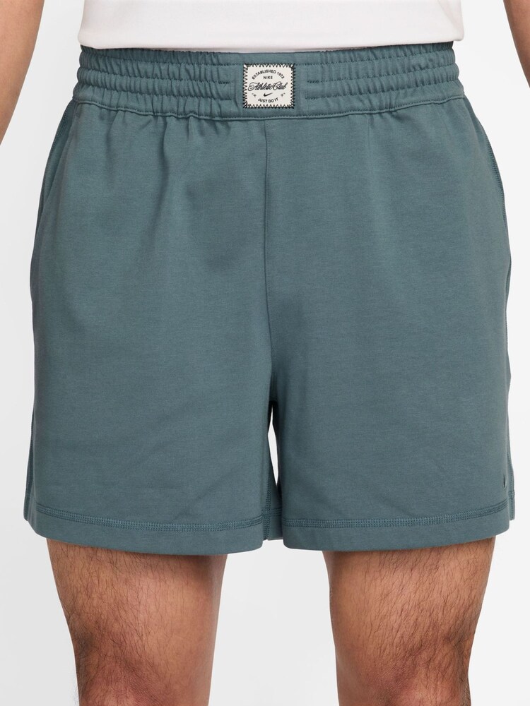 Mineral-Schiefer - Nike Athletic Club Dri-FIT 5" Trainings-Shorts aus Strickstoff - Bild 1 von 4