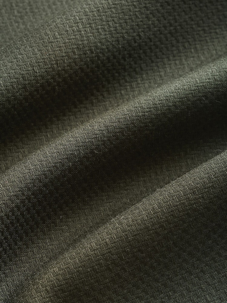 Verde oliva - Corte slim - Cotton Rich Textured Easy Care Smart Shirt - Imagen 9 de 9