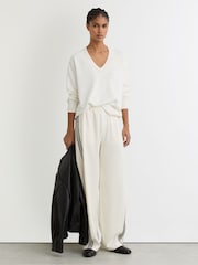 Reiss Ivory Cherish Cotton and Wool V-Neck Jumper - Image 3 of 6