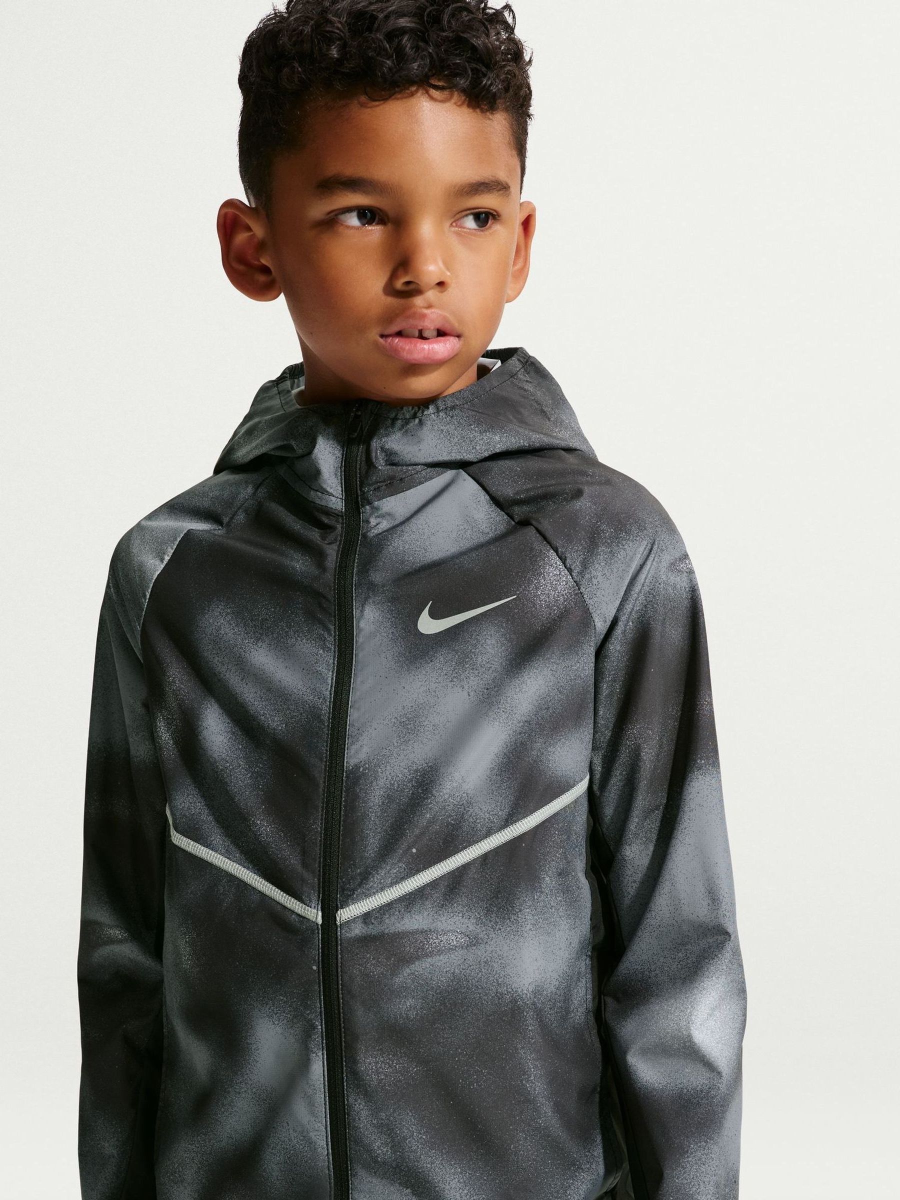 Nike Kids Black Miler All Over Print Jacket in Size 13-15Y, JD Sports - Image 3