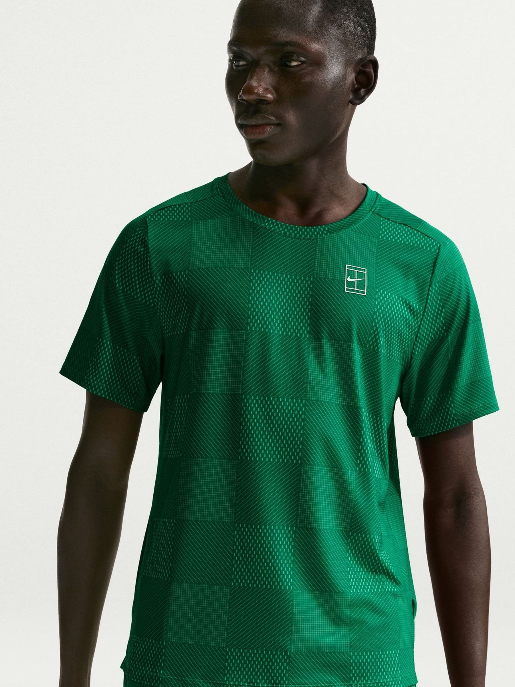 Next：日本 Nike Court Dri-FIT Advantage プリントテニス Tシャツ