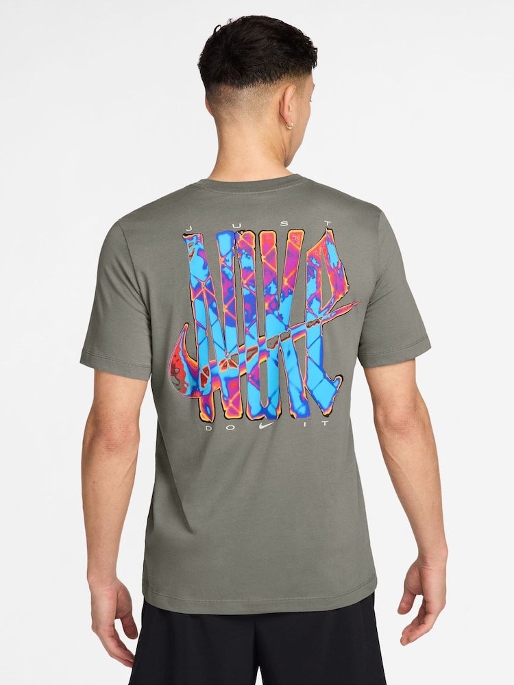 Nike Green Thermal Training T-Shirt - Image 2 of 3 Nike Green Thermal Training T-Shirt - Image 2 of 3