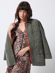 SCAMP & DUDE Zip Front Midi Tiered Dress with Cheetah Leopard and Lightning Bolt - Imagem 5 de 5
