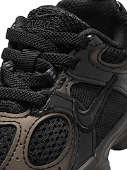 أسود - حذاء رياضي للجري V5 للأطفال الرضع من Nike - صورة 6 من 7