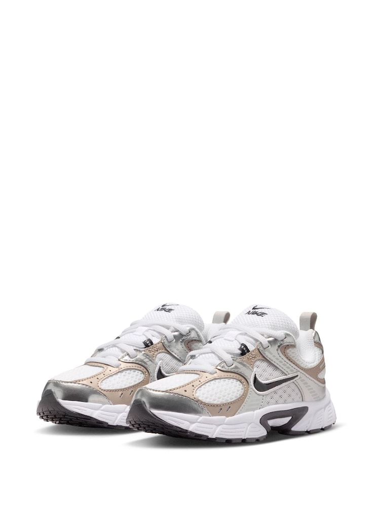 Nike White/Black Junior V5 Runner Trainers - Image 2 of 6 Nike White/Black Junior V5 Runner Trainers - Image 2 of 6