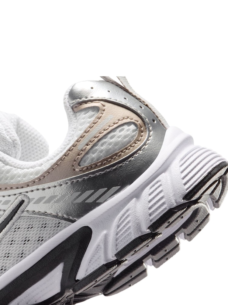 Nike White/Black Junior V5 Runner Trainers - Image 6 of 6 Nike White/Black Junior V5 Runner Trainers - Image 6 of 6