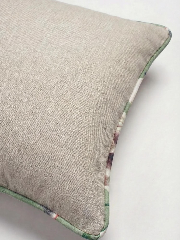 Esselle Home כרית נוי בדוגמה חלקה/בדוגמת אויסטר דמוית פורצלן סיני, דגם Eden - תמונה 4 מתוך 4 Esselle Home כרית נוי בדוגמה חלקה/בדוגמת אויסטר דמוית פורצלן סיני, דגם Eden - תמונה 4 מתוך 4