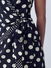 Черный с узором в горошек - Летнее платье мини с халтером и шарфом - Изображение 5 8