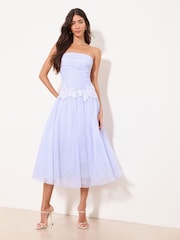 Сетчатое платье-бандо миди с цветочной отделкой на талии Lipsy Premium 3D - Изображение 2 5