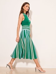 Lipsy Geknöpftes Midikleid aus Plissee-Strick mit Kragen, Neckholder und Streifen - Bild 1 von 4