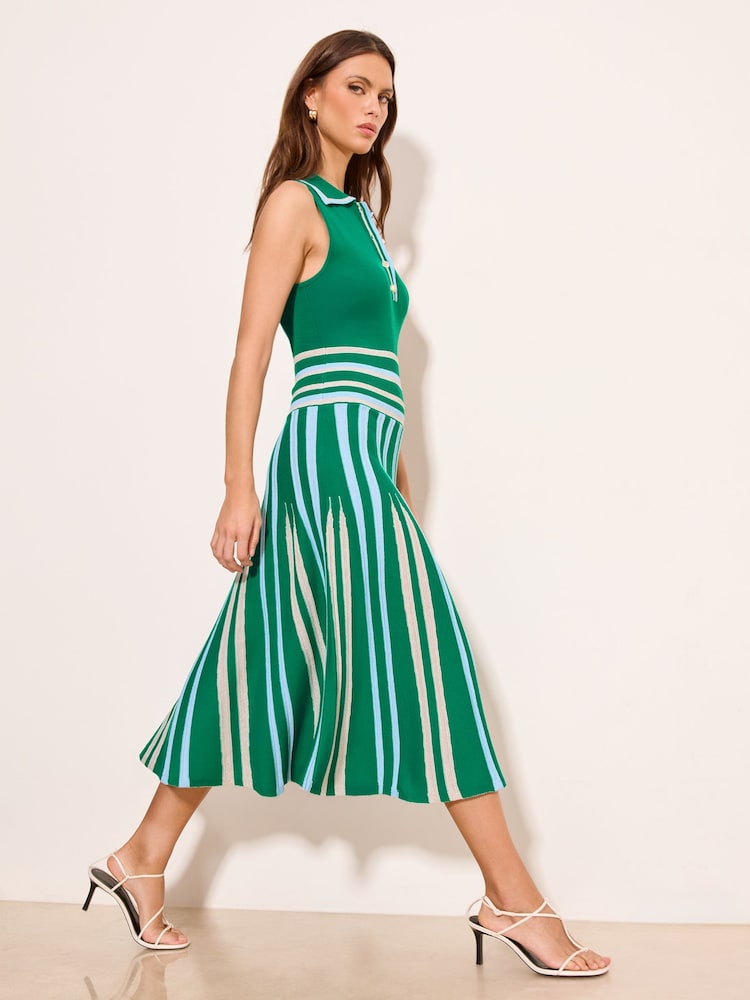 Lipsy Geknöpftes Midikleid aus Plissee-Strick mit Kragen, Neckholder und Streifen - Bild 1 von 4 Lipsy Geknöpftes Midikleid aus Plissee-Strick mit Kragen, Neckholder und Streifen - Bild 1 von 4