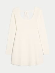 Weiß - Hollister Tie Back Babydoll Knitted Mini Dress - Bild 4 von 4