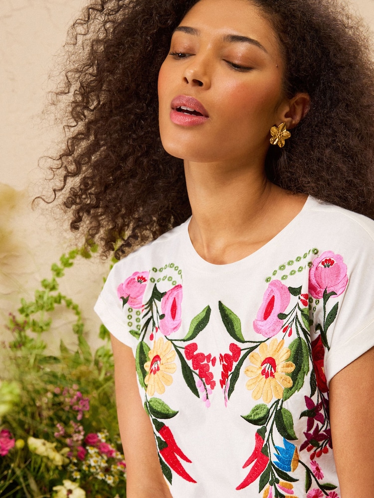 Elfenbein mit Blumenmuster - Love & Roses Jersey-T-Shirt mit Stickerei und Rundhalsausschnitt - Bild 2 von 5