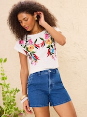 Elfenbein mit Blumenmuster - Love & Roses Jersey-T-Shirt mit Stickerei und Rundhalsausschnitt - Bild 4 von 5