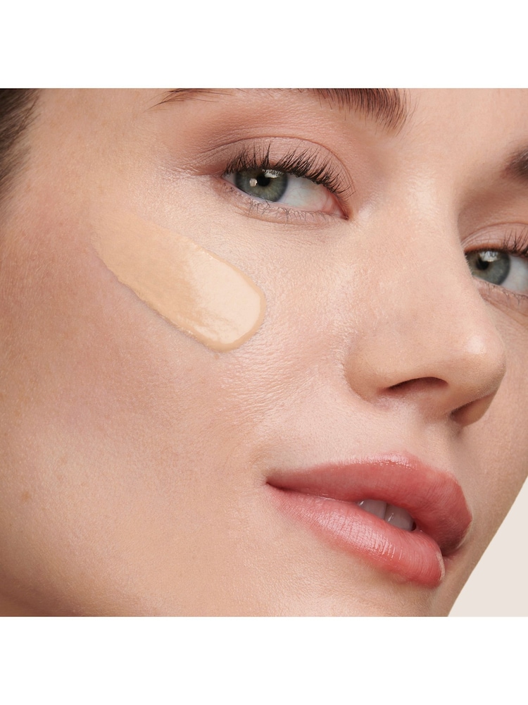 Armani Beauty Luminous Silk Foundation - Image 3 of 3 Armani Beauty Luminous Silk Foundation - Image 3 of 3