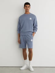 Puderblau - Reiss Kendi Monogram-Embroidered Relaxed Jumper - Bild 3 von 6