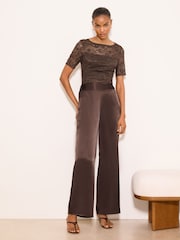 Lipsy Chocolate Brown Ruched Side Lace T-Shirt - Image 2 of 4