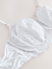 White Ultimate Support F-K Padded Strap Lace Non Pad Bra with Side Support - Image 6 of 9