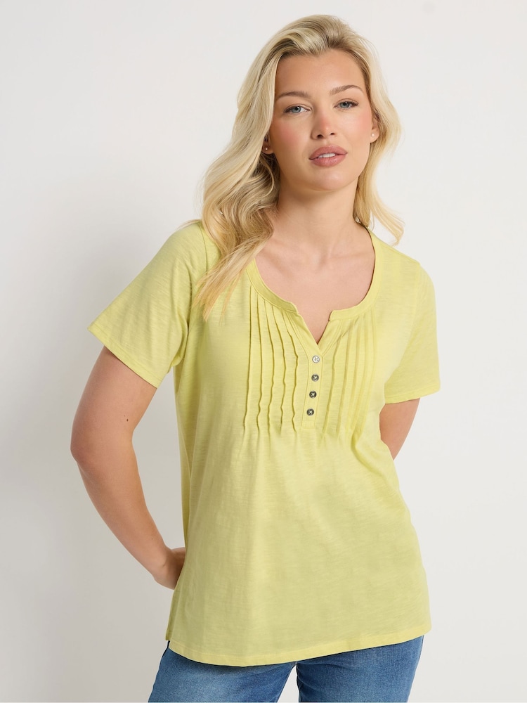 أصفر - بلوزة Henley قطنية بأكمام قصيرة من M&Co - صورة 1 من 2