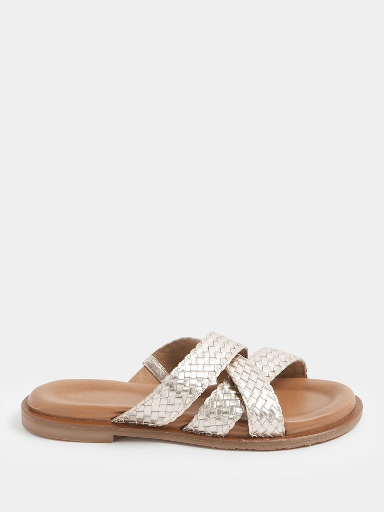 ذهبي - صندل بتوسيد للقدم بأحزمة متقاطعة من Yours Curve - Image 2 of 5