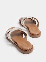 ذهبي - صندل بتوسيد للقدم بأحزمة متقاطعة من Yours Curve - Image 4 of 5