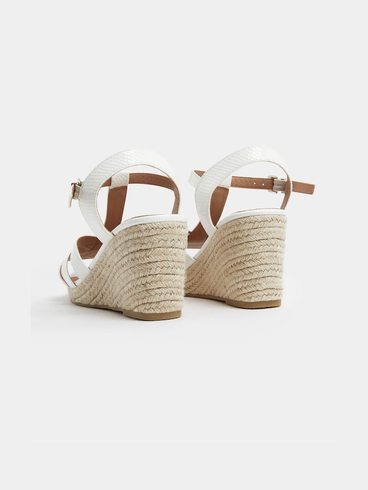 Yours Curve White Extra Wide Fit Extra Sandals - Image 4 of 4
