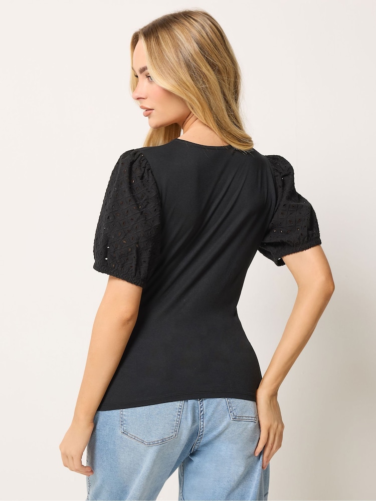 שחור - M&Co Broderie Sleeve Wrap Jersey Top - תמונה 2 מתוך 5 שחור - M&Co Broderie Sleeve Wrap Jersey Top - תמונה 2 מתוך 5