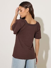 بني - PixieGirl Crochet Neck Flutter Sleeve Top - صورة 3 من 5