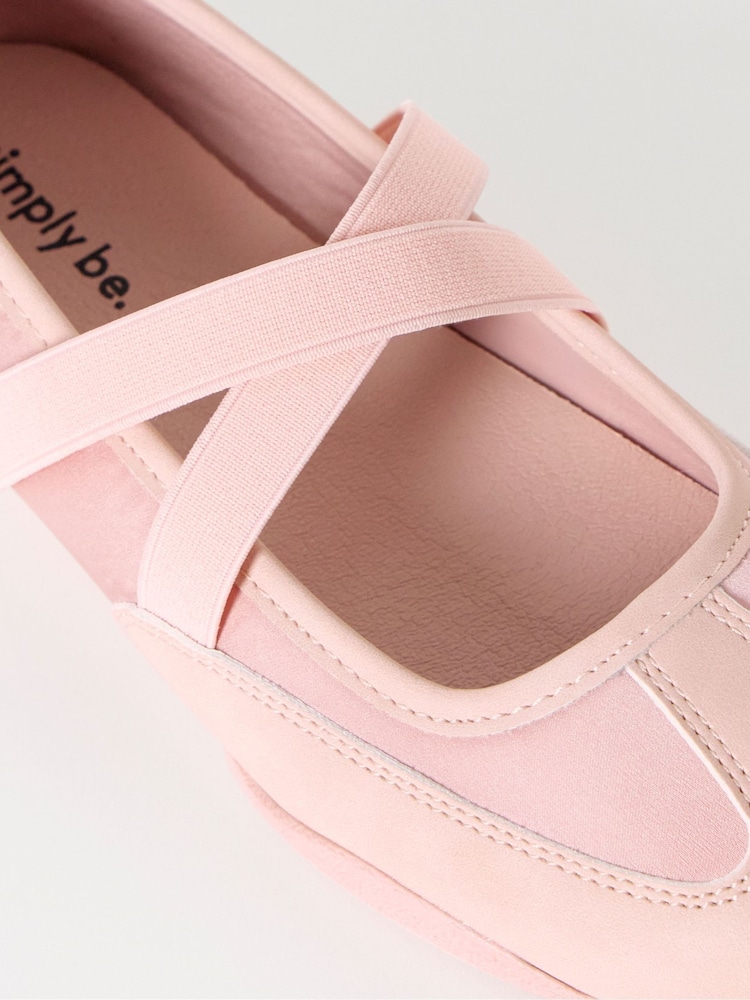 وردي - حذاء رياضي باليرينا بأحزمة من Simply Be - Image 4 of 4