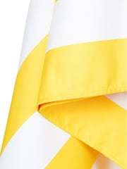 منشفة شاطئ سريعة الجفاف من Dock & Bay - Image 5 of 6